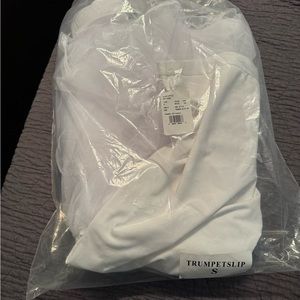 Bridal Trumpet slip size S NEVER USED ordered from David’s Bridal